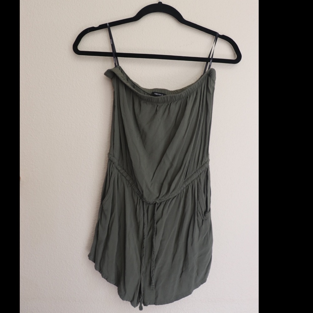 Olive green Strapless shorts romper - Picture 3 of 3